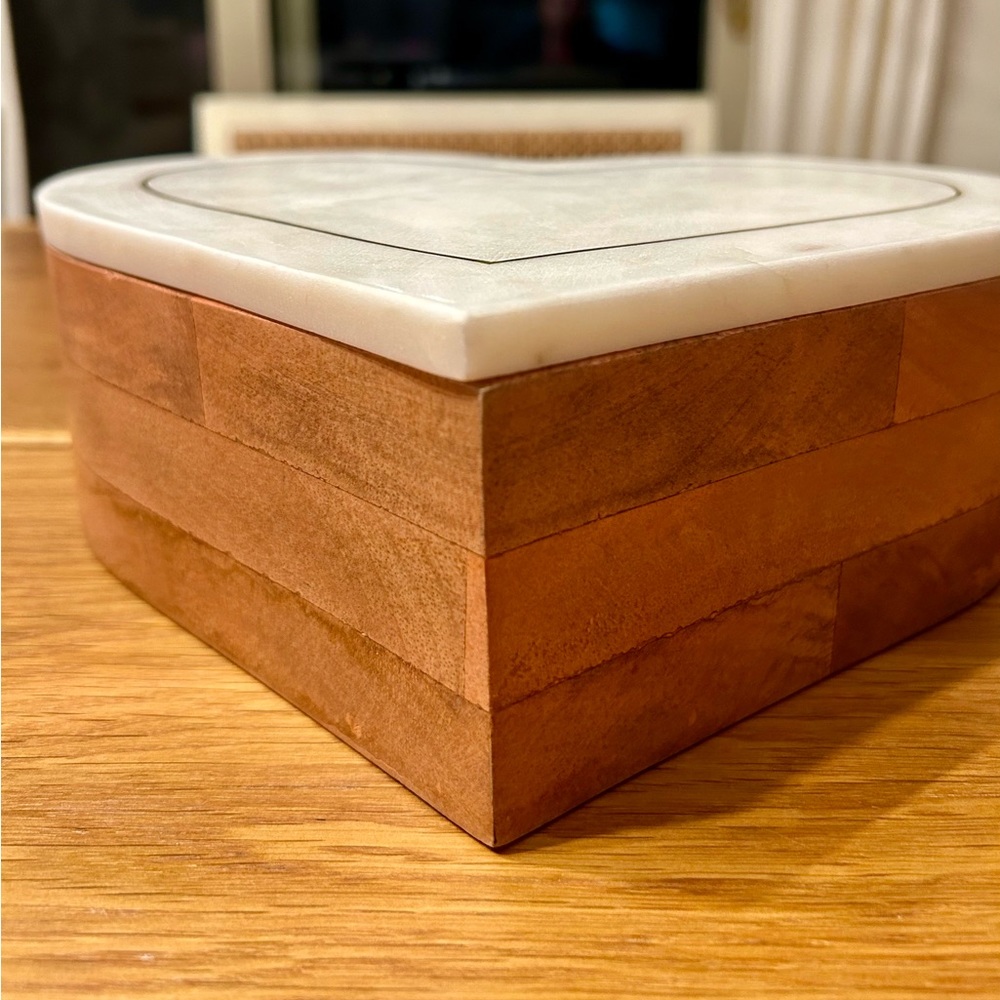 New! 10” Marble And Wood Heart Box Genuine Marble - Picture 7 of 11